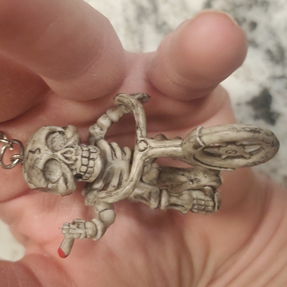3D Smoking Skeleton on a Bike Hard Rubber Key Ring. - Picture 8 of 11